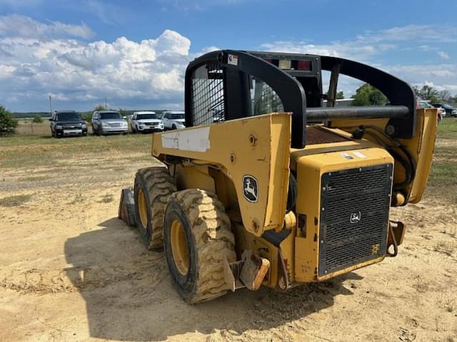 Image of John Deere 332 equipment image 2
