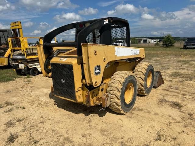 Image of John Deere 332 equipment image 3