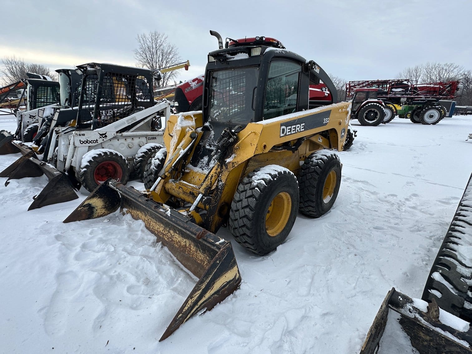 John Deere 332 Equipment Image0