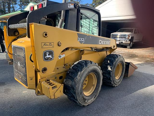 Image of John Deere 332 equipment image 3