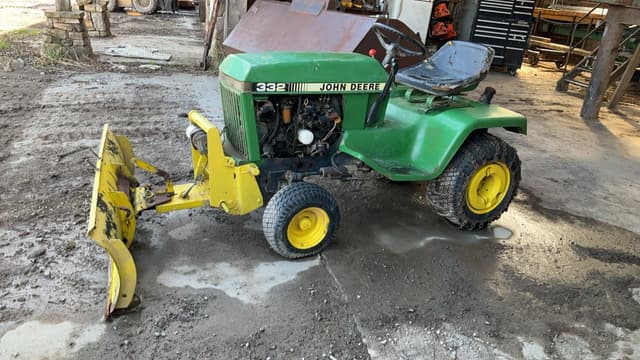 Image of John Deere 332 equipment image 1
