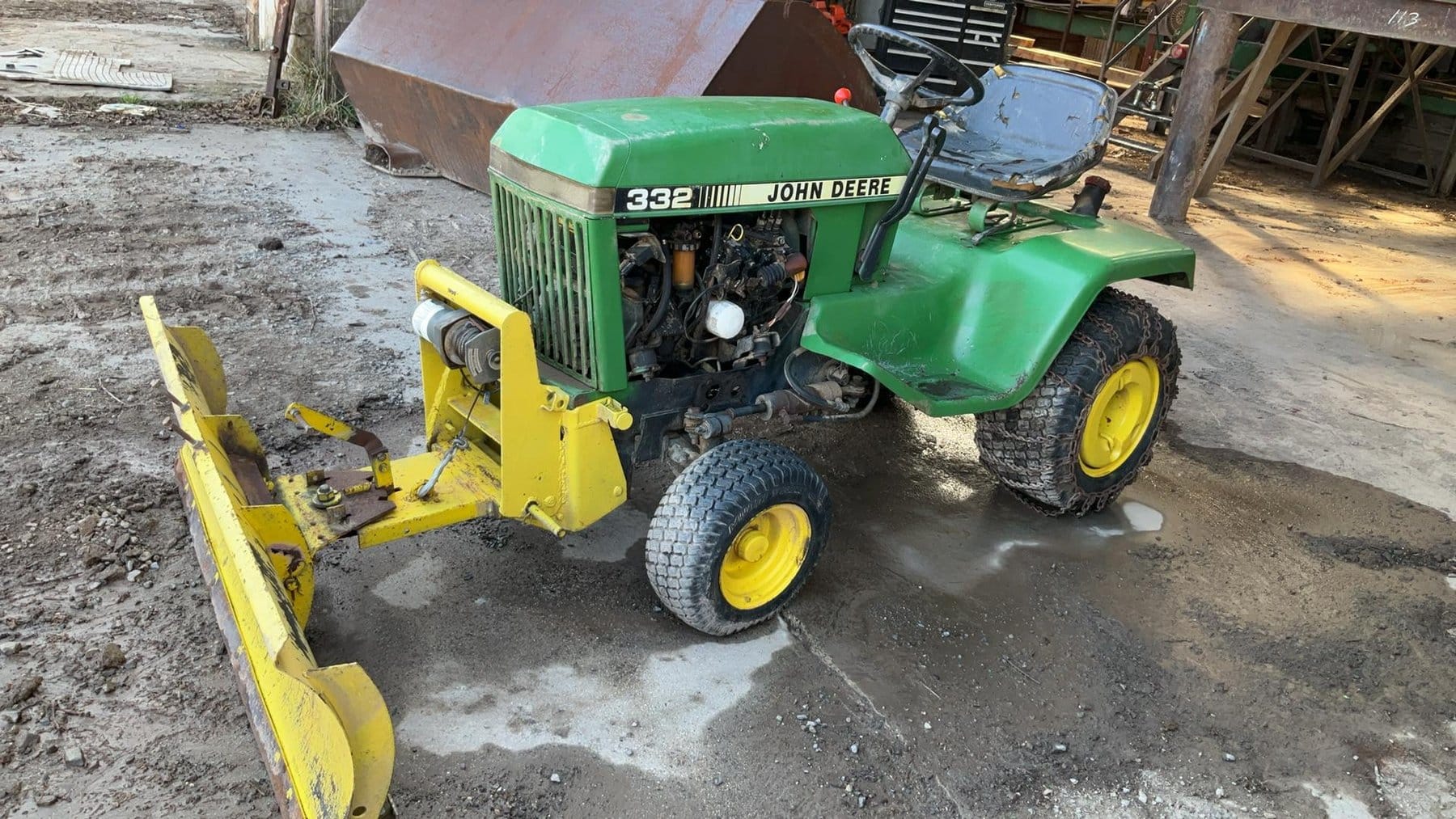 John Deere 332 Equipment Image0