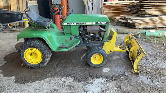 Image of John Deere 332 equipment image 2