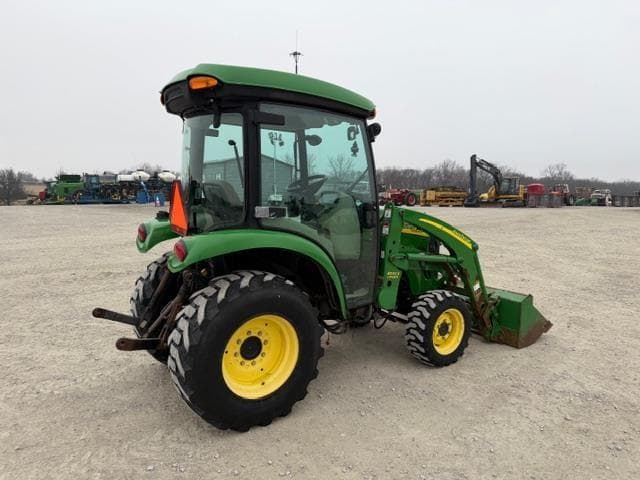 Image of John Deere 3320 equipment image 4