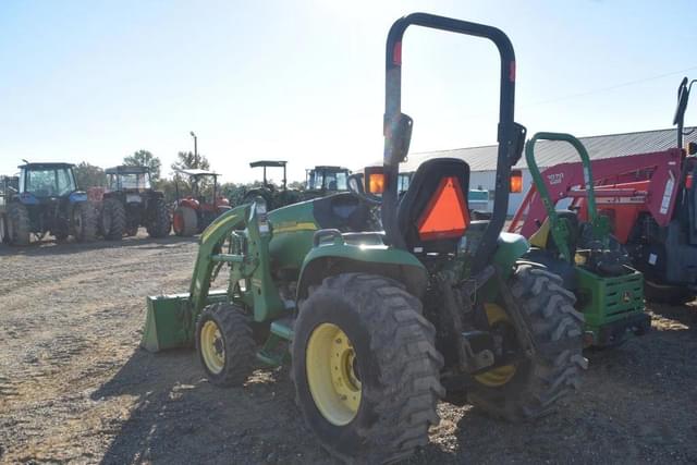 Image of John Deere 3320 equipment image 1