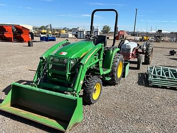 John Deere 3320 Equipment Image0