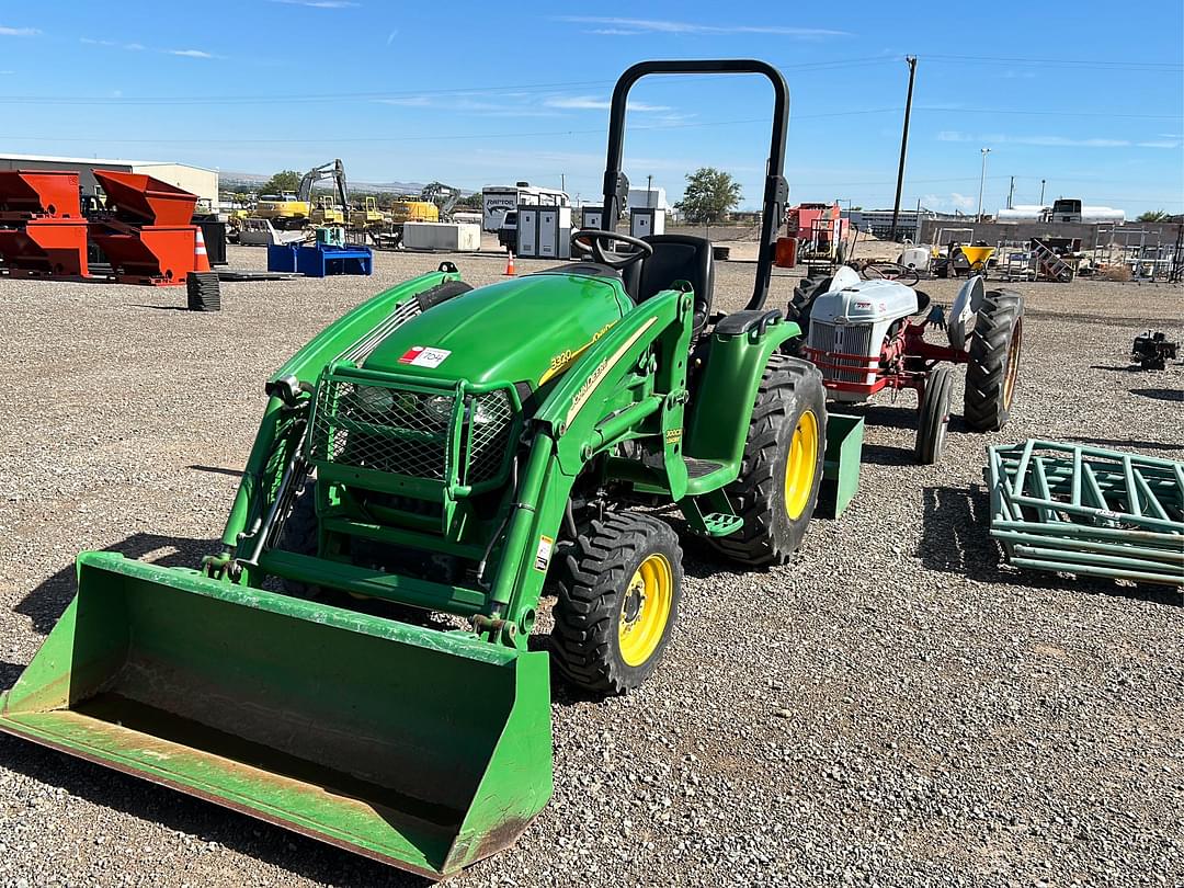 Image of John Deere 3320 Primary image