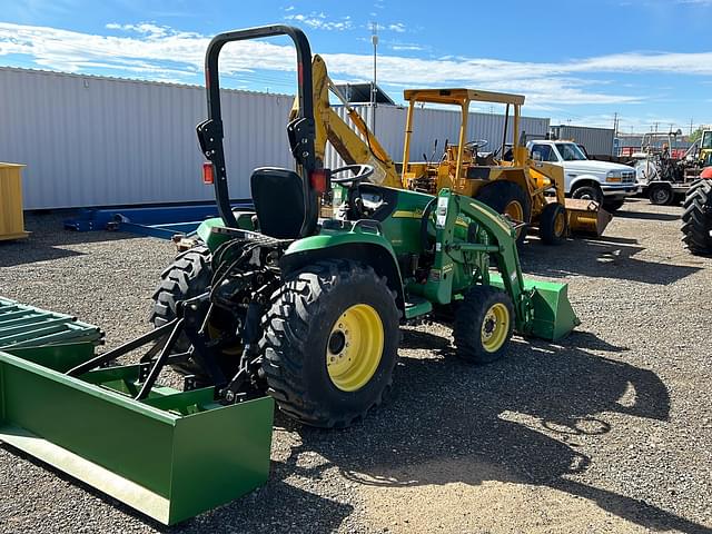 Image of John Deere 3320 equipment image 2