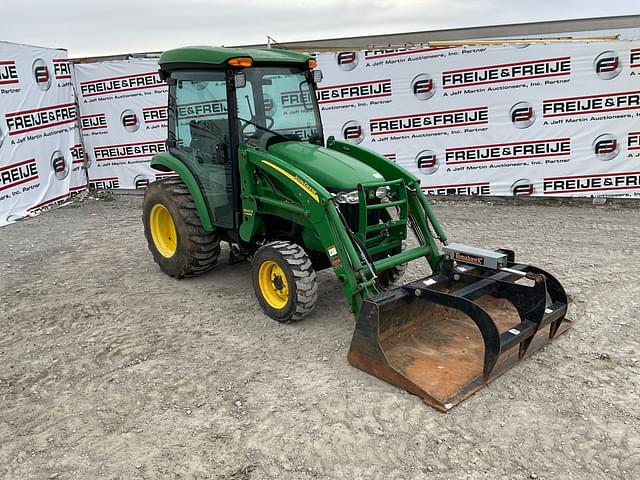 Image of John Deere 3320 equipment image 2