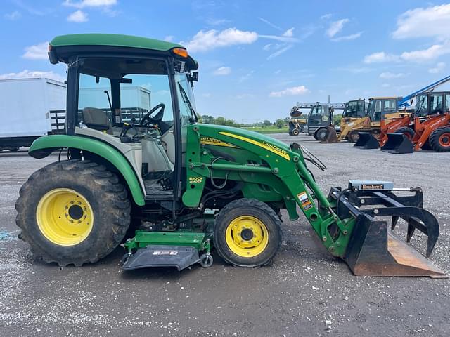 Image of John Deere 3320 equipment image 3
