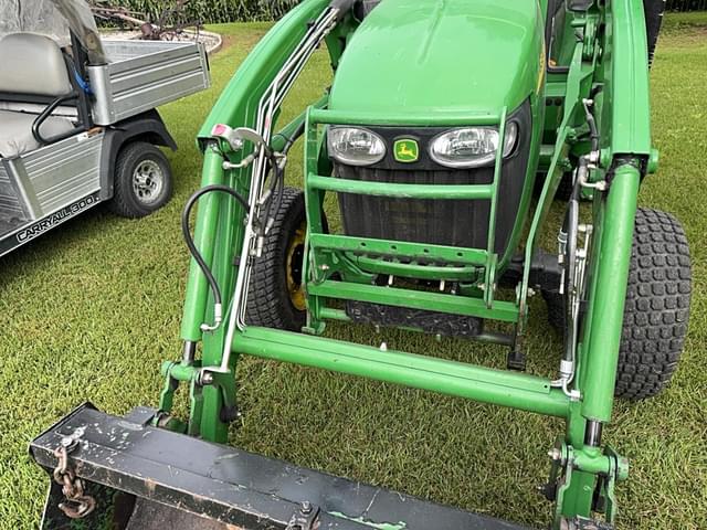 Image of John Deere 3320 equipment image 2