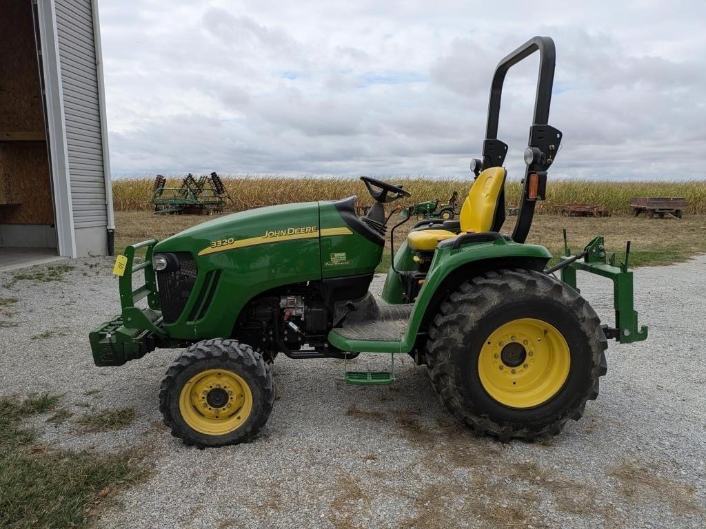 Image of John Deere 3320 Primary image