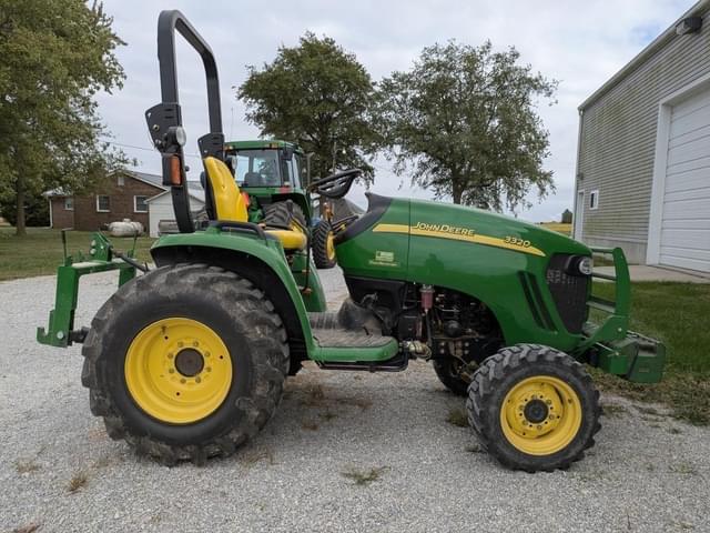 Image of John Deere 3320 equipment image 4