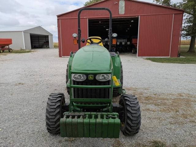Image of John Deere 3320 equipment image 2