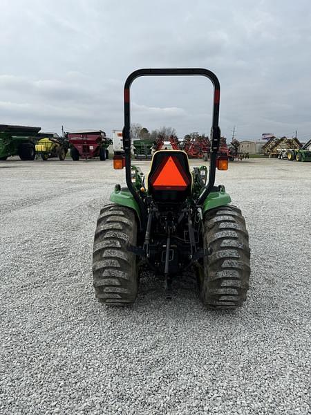 Image of John Deere 3320 equipment image 4