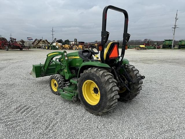 Image of John Deere 3320 equipment image 3