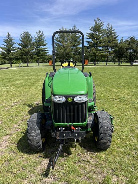 Image of John Deere 3320 equipment image 4