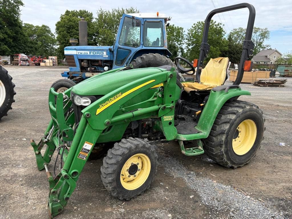 Image of John Deere 3320 Primary image