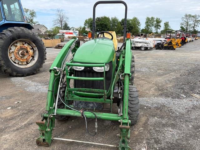 Image of John Deere 3320 equipment image 2