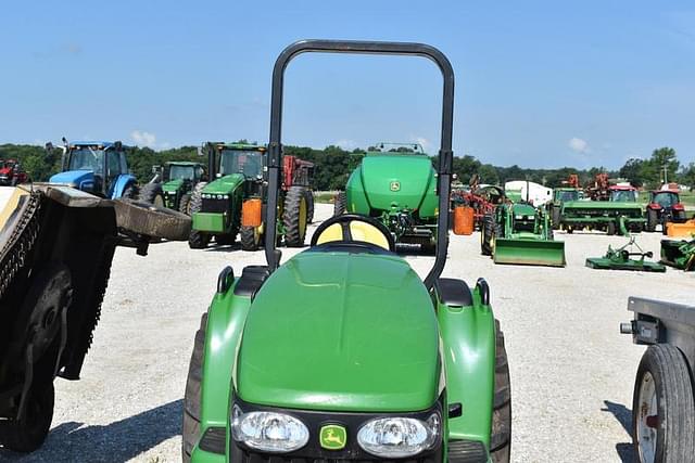 Image of John Deere 3320 equipment image 4