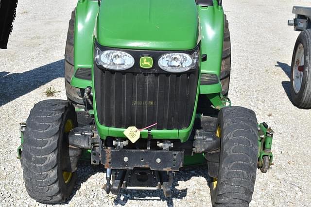 Image of John Deere 3320 equipment image 3