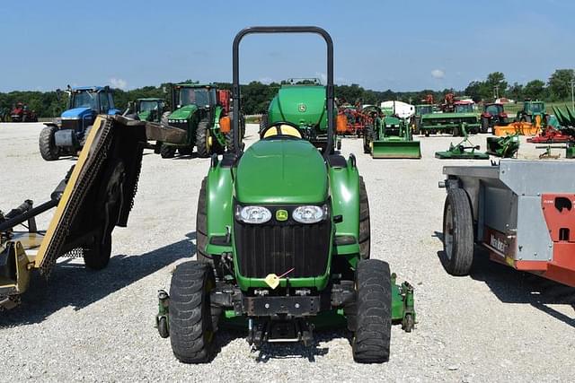 Image of John Deere 3320 equipment image 1