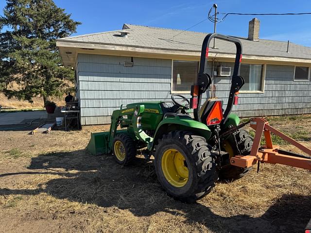 Image of John Deere 3320 equipment image 1