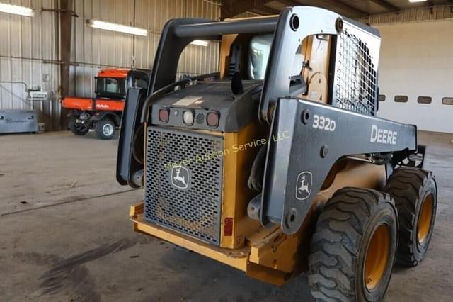 Image of John Deere 332D equipment image 3