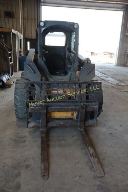 Image of John Deere 332D equipment image 1