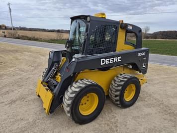 Main image John Deere 332E