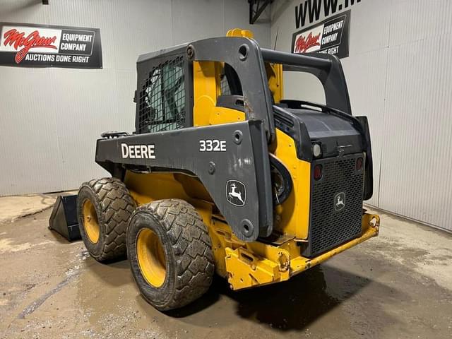 Image of John Deere 332E equipment image 2