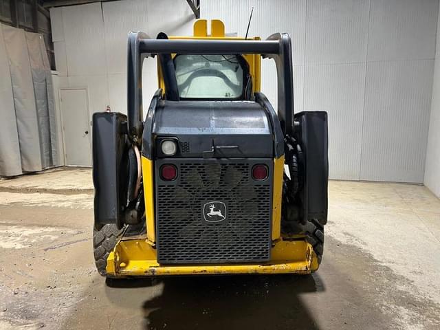 Image of John Deere 332E equipment image 3