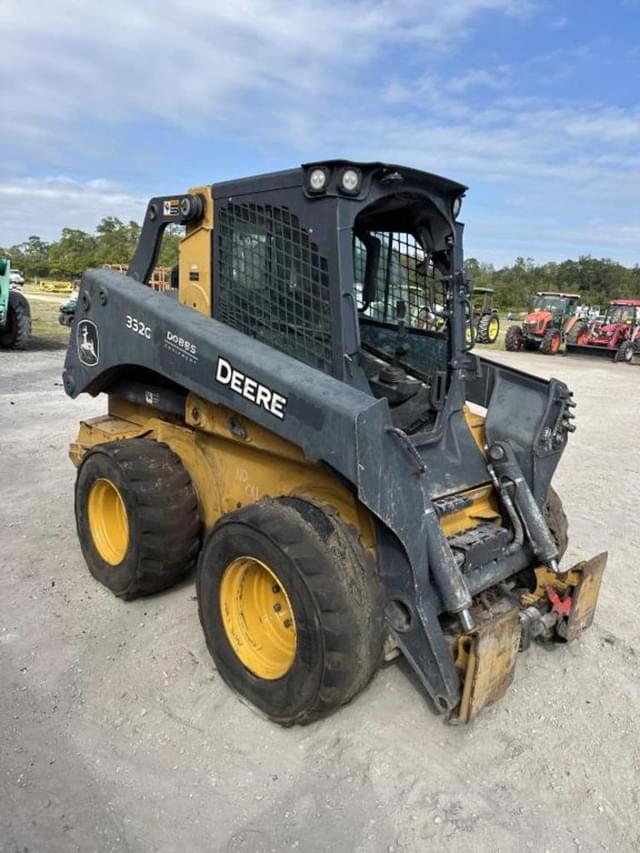 Image of John Deere 332G equipment image 4