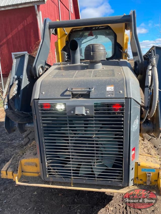 Image of John Deere 332G equipment image 4