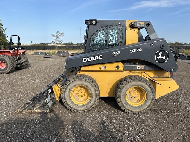 Image of John Deere 332G equipment image 1