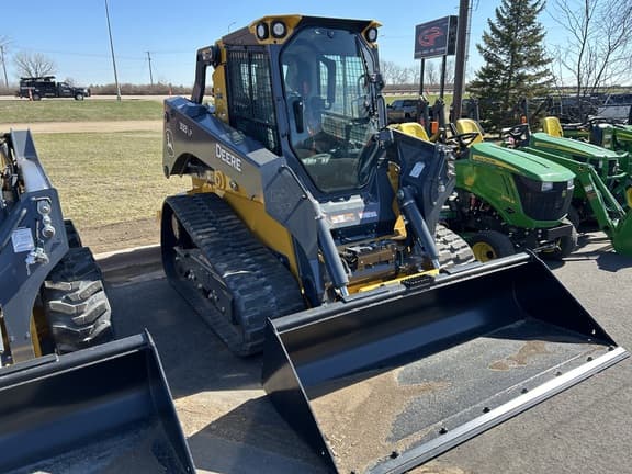 Image of John Deere 333P equipment image 1