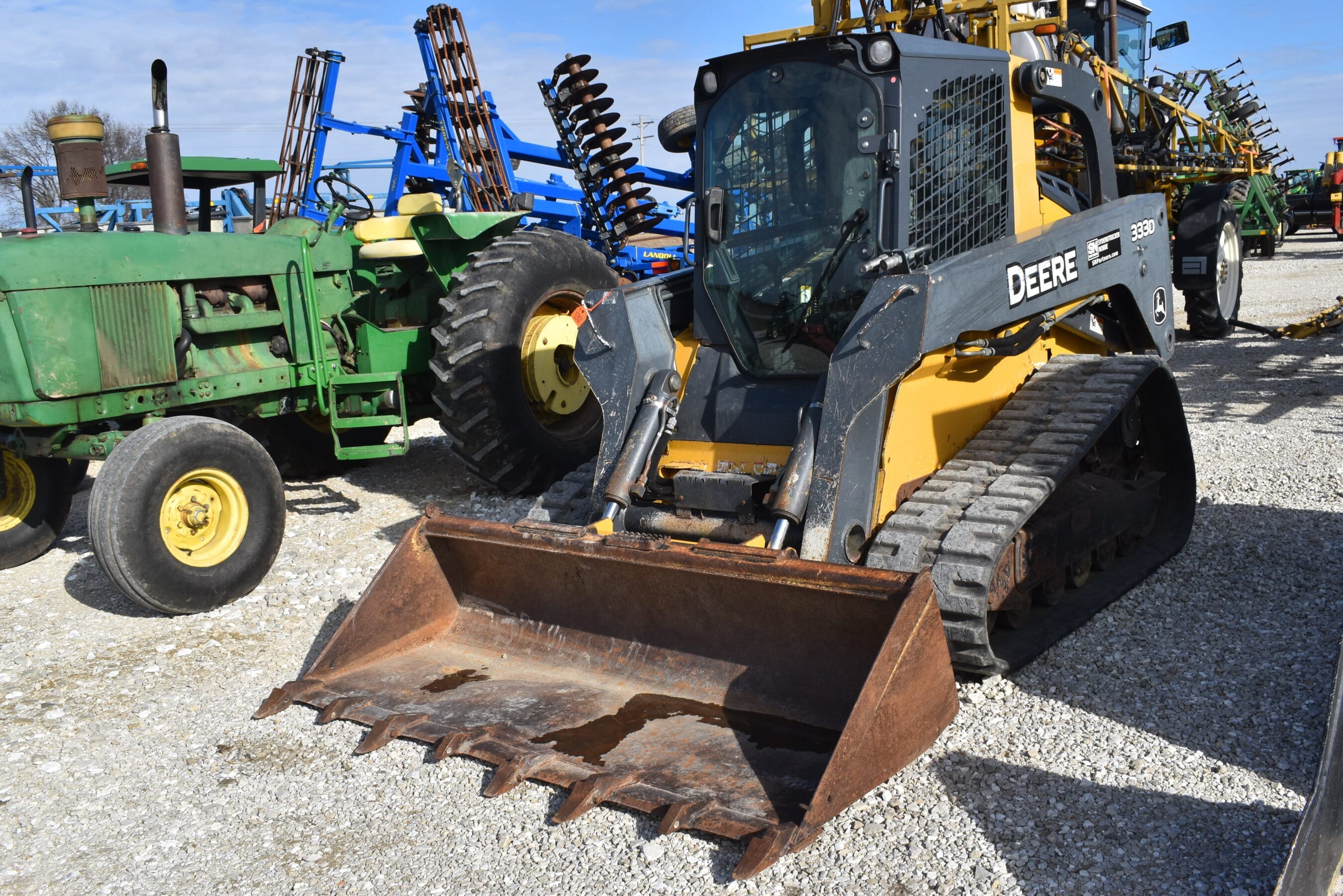 2010 John Deere 333D Equipment Image0