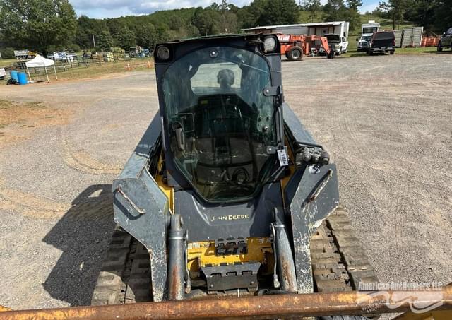 Image of John Deere 333E equipment image 2