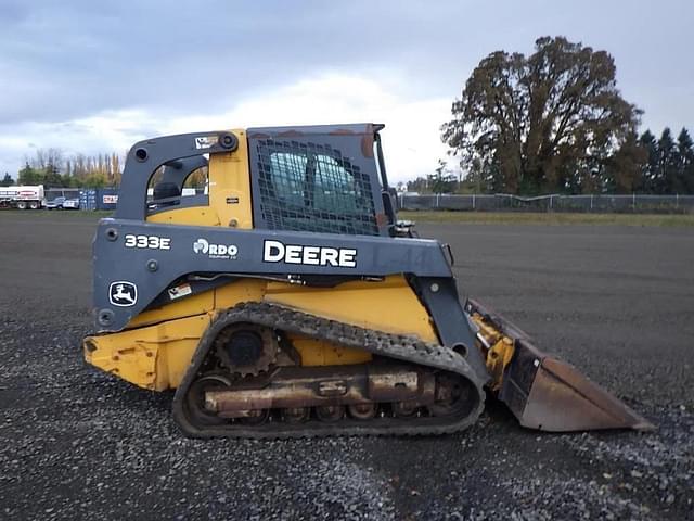 Image of John Deere 333E equipment image 2