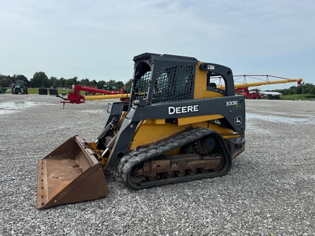 Image of John Deere 333E equipment image 2
