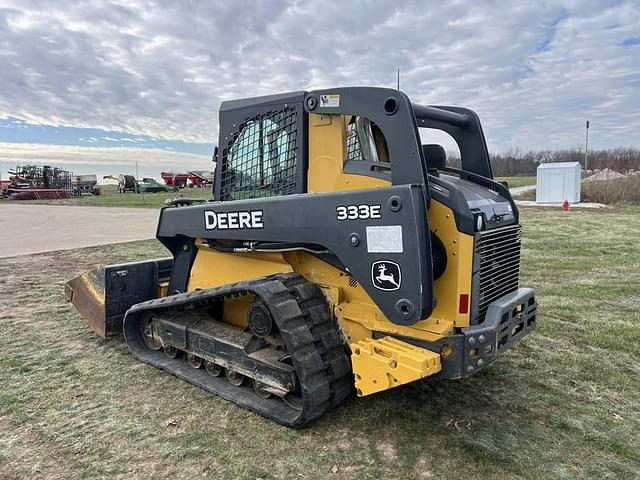 Image of John Deere 333E equipment image 2