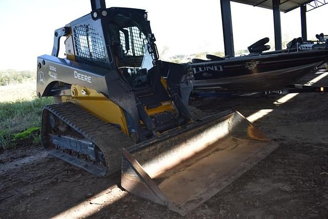 Image of John Deere 333G equipment image 2