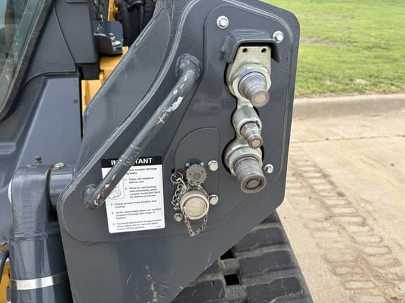 Image of John Deere 333G equipment image 4