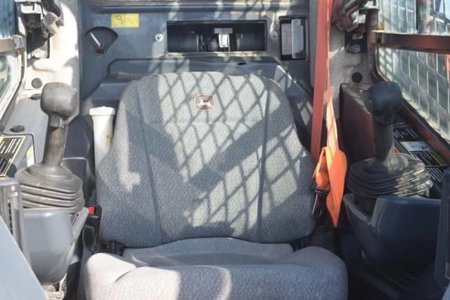 Image of John Deere 333G equipment image 4