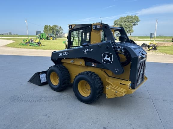 Image of John Deere 334P equipment image 4