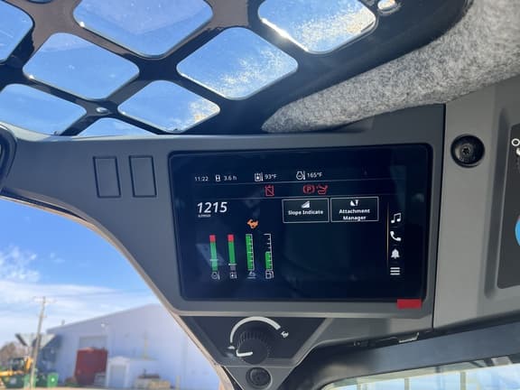 Image of John Deere 334P equipment image 2