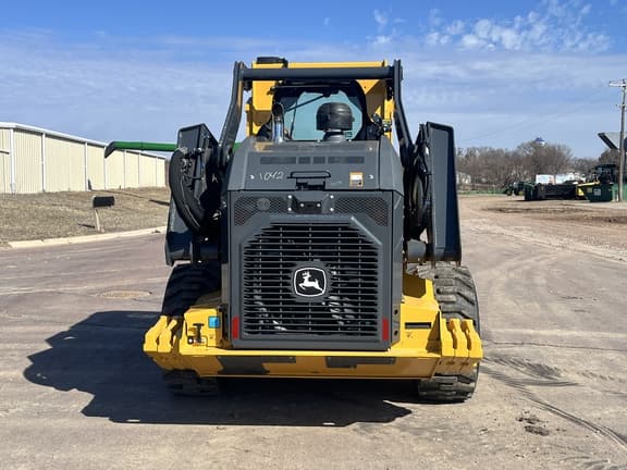 Image of John Deere 334P equipment image 4
