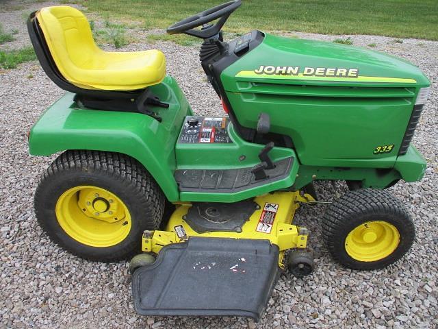 Image of John Deere 335 equipment image 4