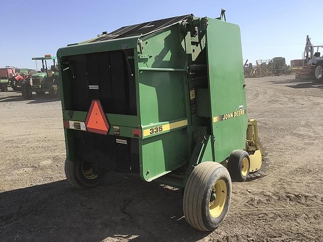 Image of John Deere 335 equipment image 4