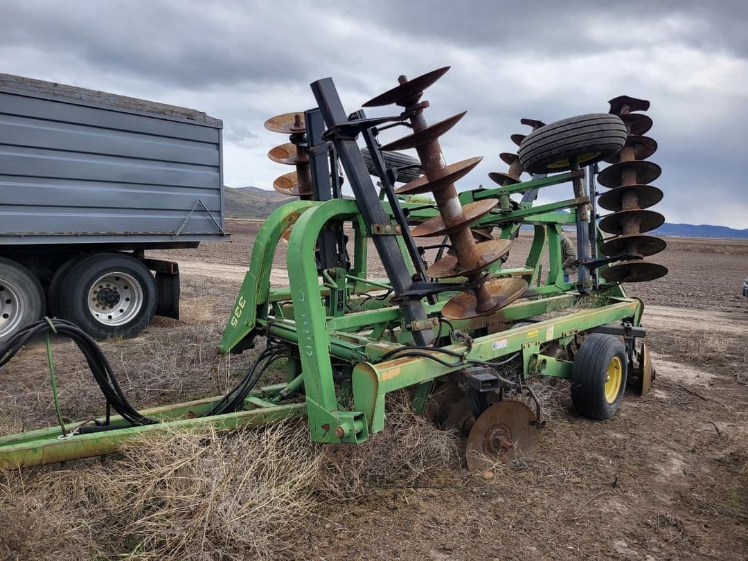 Image of John Deere 335 Primary image